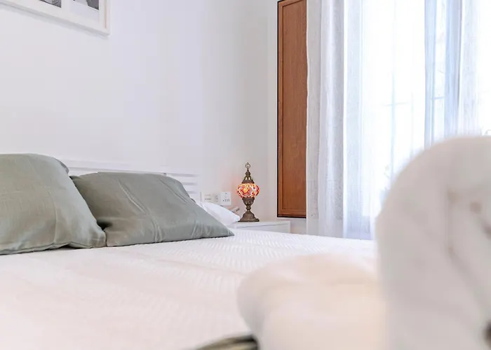 Apartamento Bajo El Cielo De La Alhambra, By Daimar